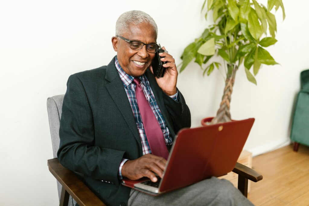 advisor on a call
